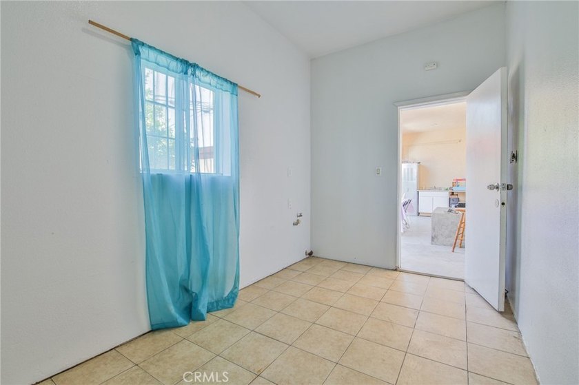 Wow! Wow! Wow! Bixby Knolls Location... What a Unique Property - photo 35