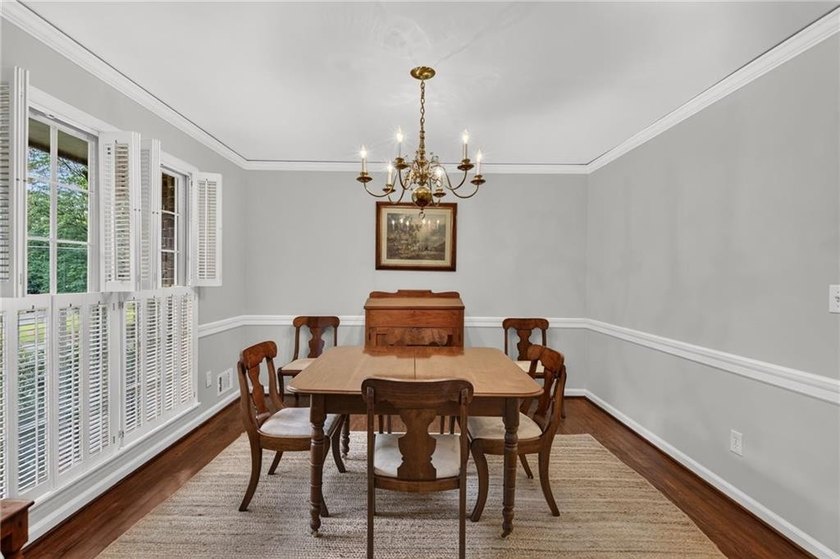 Incredible opportunity in sought-after Hampton Hall, ideally - photo 7