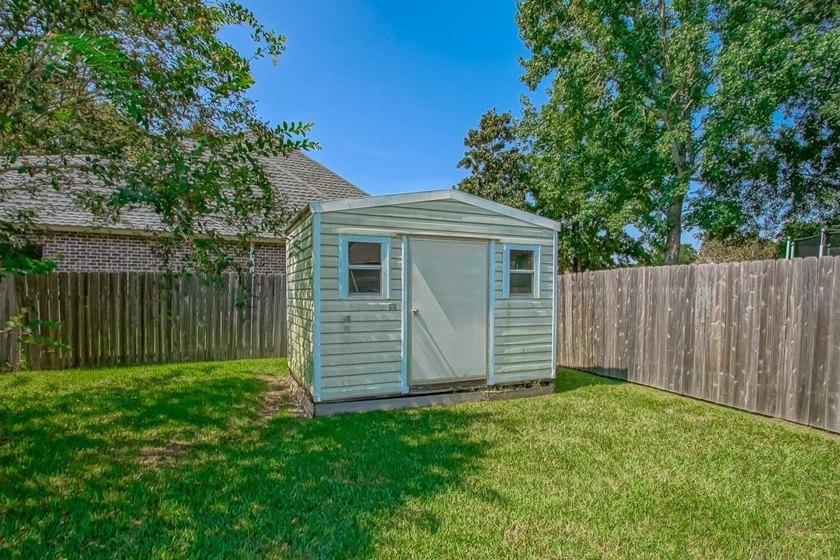 Beautifully maintained home in the The Landings.  4 bedrooms, 2 - photo 31