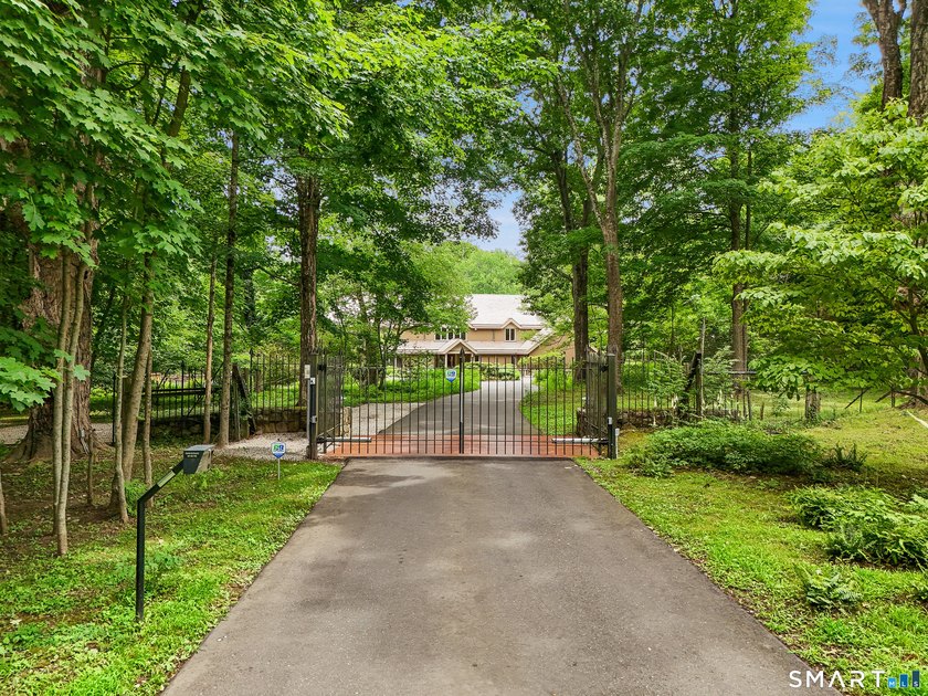 Designed in 1996 by noted New Canaan modernist architect James - photo 4