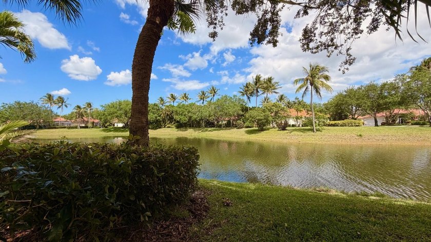 NEW ROOF 2024!! Beautifully maintained 3-bedroom + den, 2-bath - photo 21