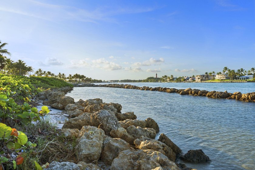 LOCATED IN THE COVETED TEQUESTA OAKS COMMUNITY, THIS 2 STORY - photo 40