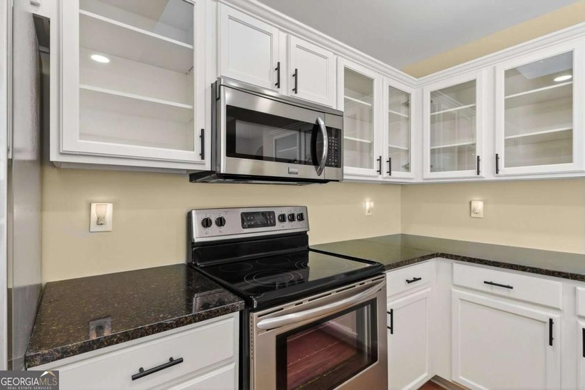 Don't miss this beautifully UPDATED 2BR/2BA ranch in desirable - photo 17