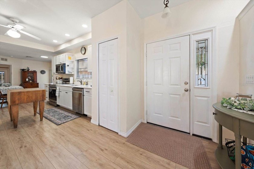 Under contract-accepting backup offers. High &amp; Dry, no flood - photo 4