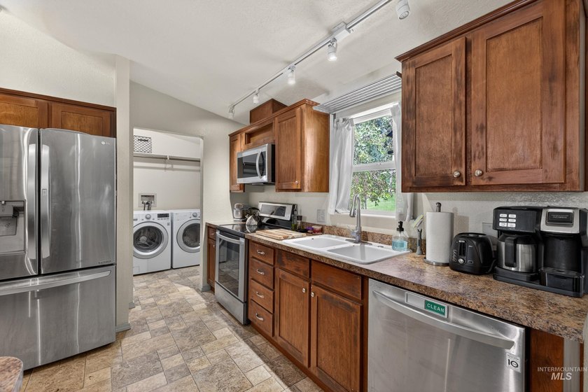Charming and affordable single-level home in the heart of - photo 6