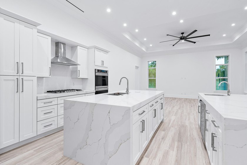 Back on market and priced below recent appriasal, this newly - photo 19