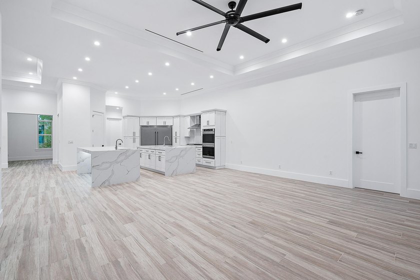 Back on market and priced below recent appriasal, this newly - photo 23