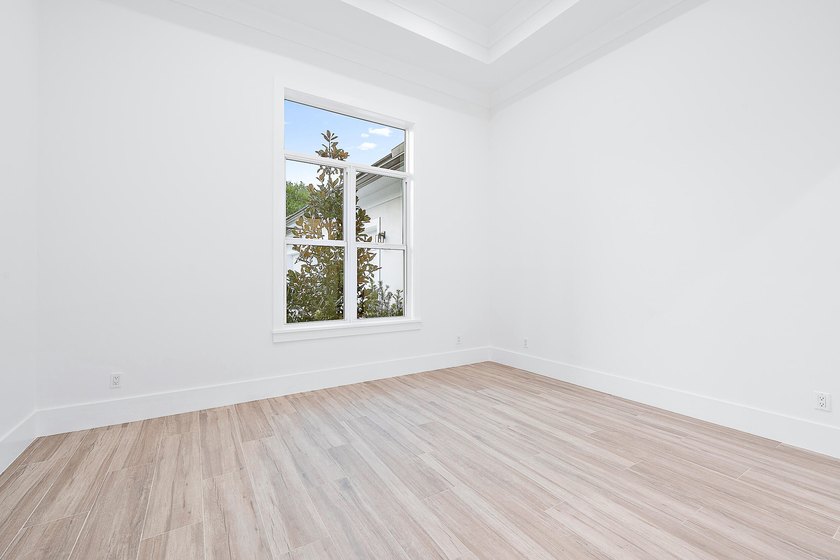 Back on market and priced below recent appriasal, this newly - photo 38