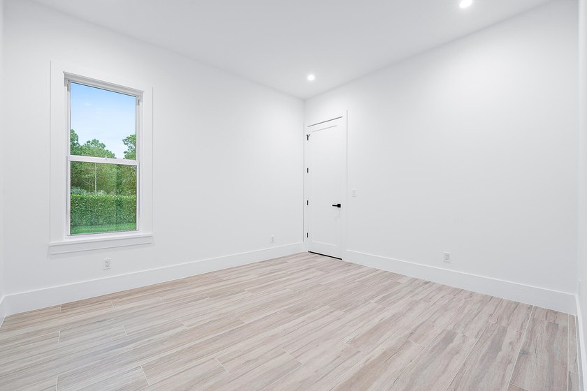 Back on market and priced below recent appriasal, this newly - photo 44