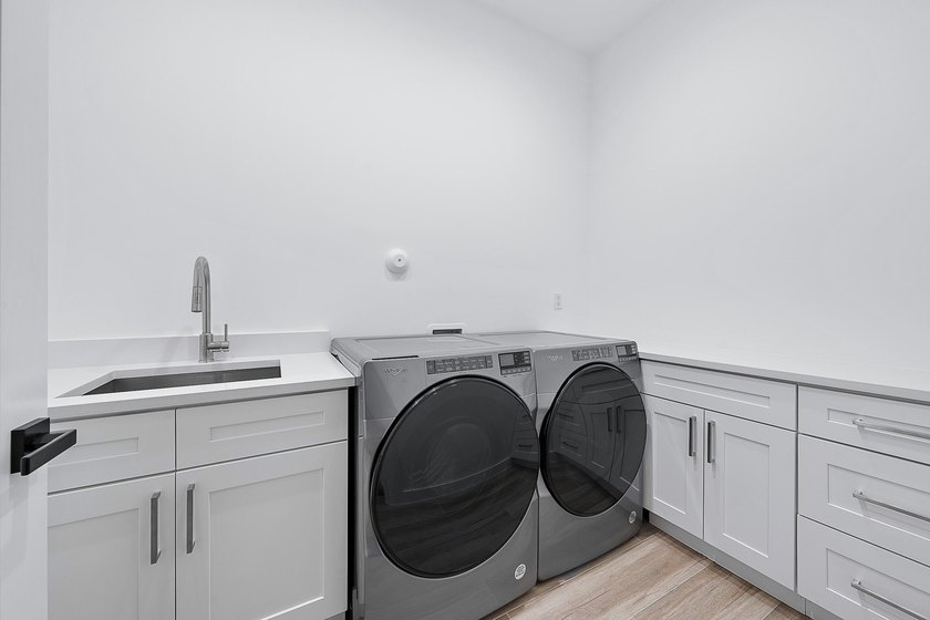 Back on market and priced below recent appriasal, this newly - photo 46