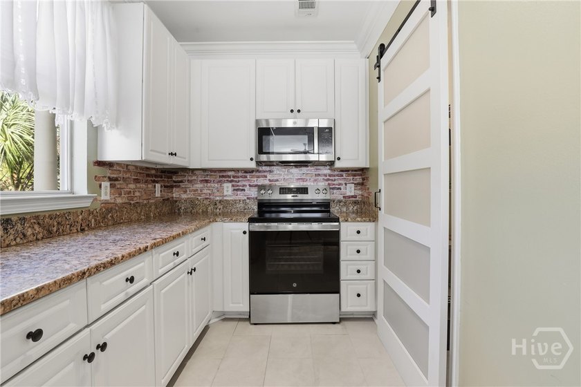 Luxury Island Living at its Best! This beautifully updated - photo 22
