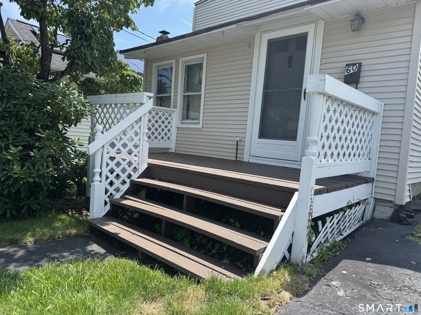 LOCATION, LOCATION, LOCATION! Just one block from Sea Bluff - photo 2
