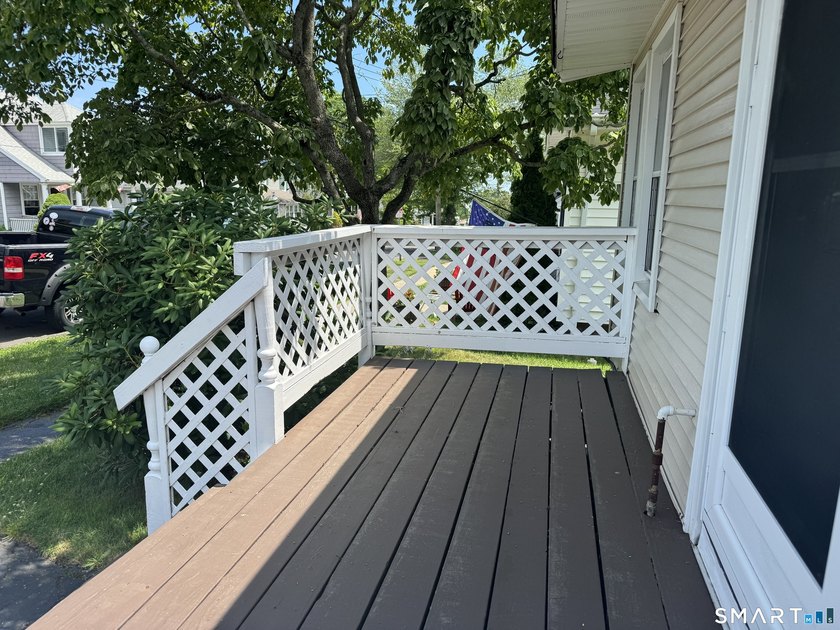 LOCATION, LOCATION, LOCATION! Just one block from Sea Bluff - photo 4