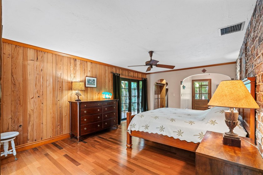 Discover your very own enchanted residence and guest cottage - photo 15