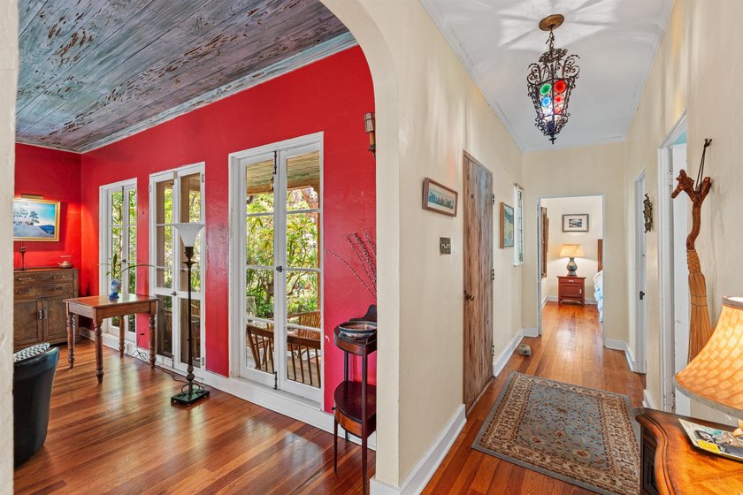 Discover your very own enchanted residence and guest cottage - photo 21
