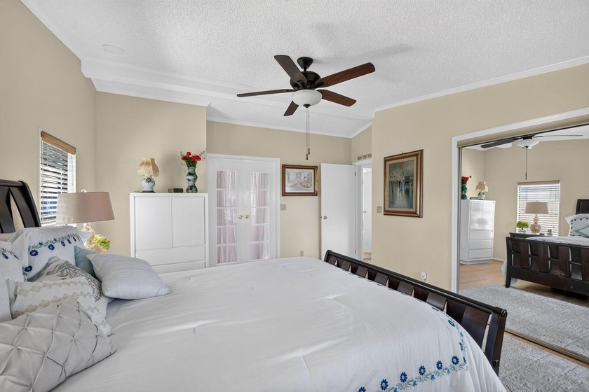 Welcome to this beautifully maintained and move-in ready - photo 26