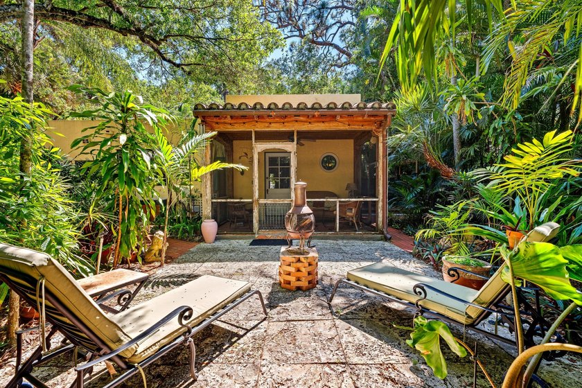 Discover your very own enchanted residence and guest cottage - photo 27