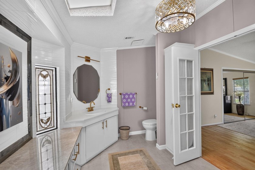 Welcome to this beautifully maintained and move-in ready - photo 31