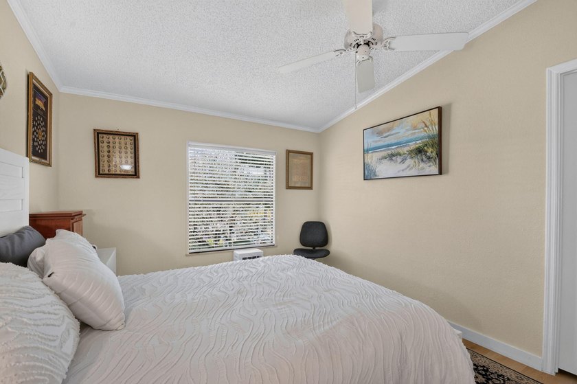 Welcome to this beautifully maintained and move-in ready - photo 35