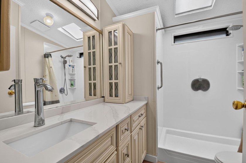 Welcome to this beautifully maintained and move-in ready - photo 36