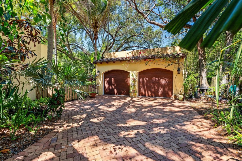 Discover your very own enchanted residence and guest cottage - photo 42