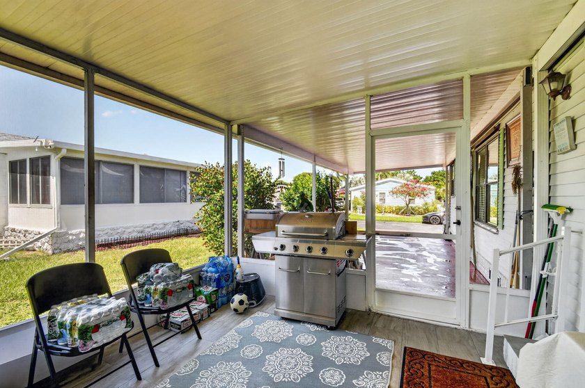 Welcome to this beautifully maintained and move-in ready - photo 44