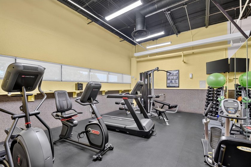 Welcome to this beautifully maintained and move-in ready - photo 47