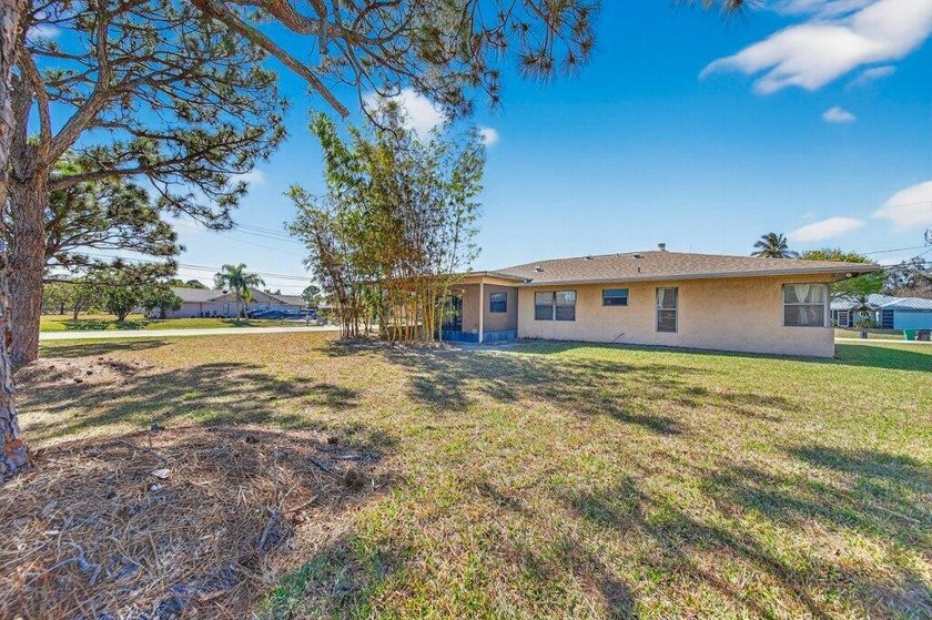 Lakefront Corner-Lot Gem on 1/3 Acre - No HOA! Welcome home to - photo 19