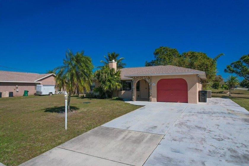 Lakefront Corner-Lot Gem on 1/3 Acre - No HOA! Welcome home to - photo 23