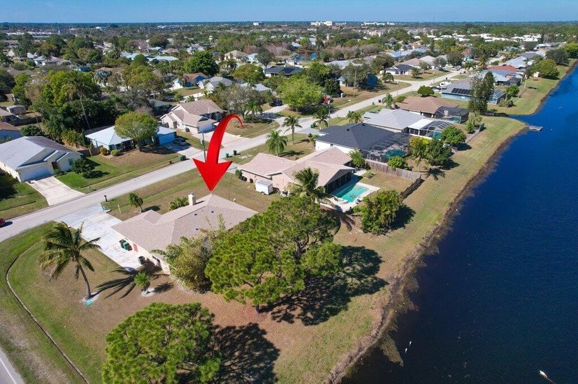 Lakefront Corner-Lot Gem on 1/3 Acre - No HOA! Welcome home to - photo 27