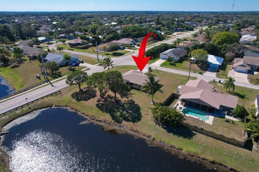 Lakefront Corner-Lot Gem on 1/3 Acre - No HOA! Welcome home to - photo 28