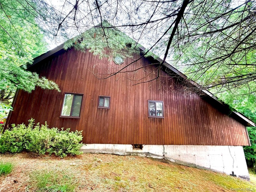 Nestled within the sought-after Greentree community, this - photo 21