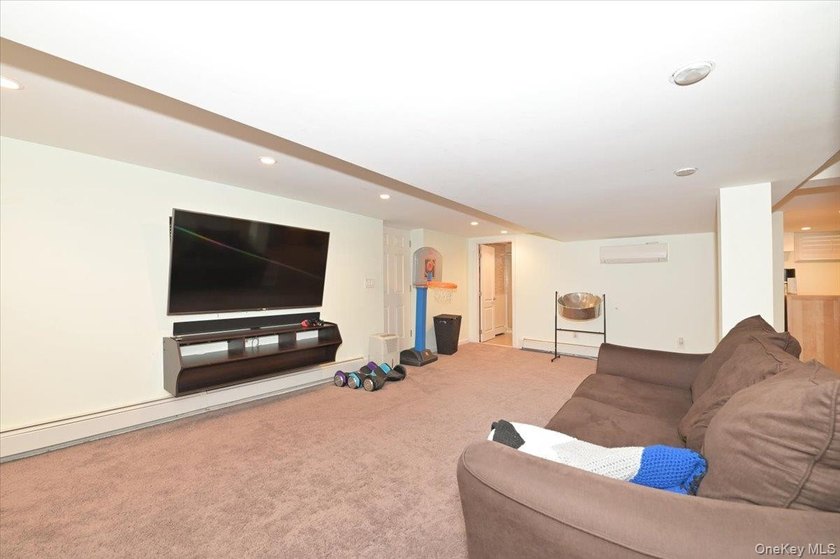 Welcome To 46 Scott Street In Massapequa Park. This Stucco &amp; - photo 33