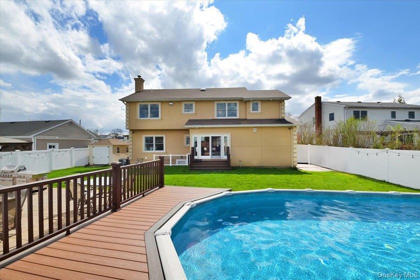 Welcome To 46 Scott Street In Massapequa Park. This Stucco &amp; - photo 41