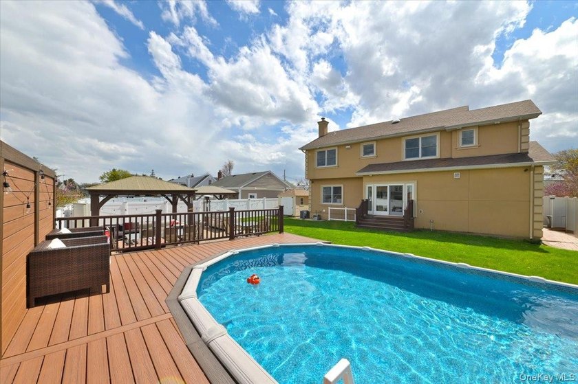 Welcome To 46 Scott Street In Massapequa Park. This Stucco &amp; - photo 43