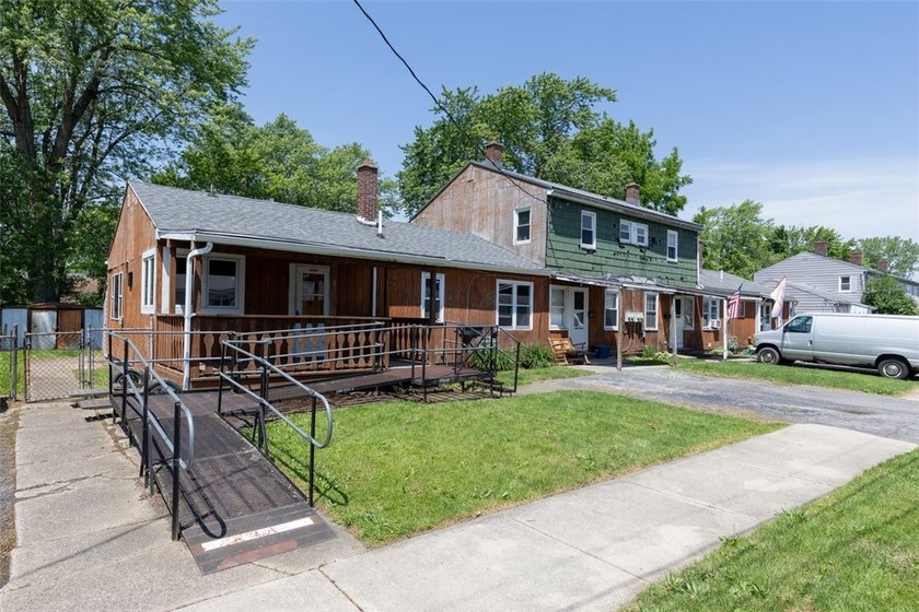 This 4 unit investment property offers strong income potential - photo 2