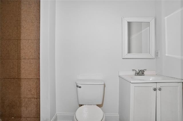 This charming double in the Gentilly area offers a blend of - photo 14