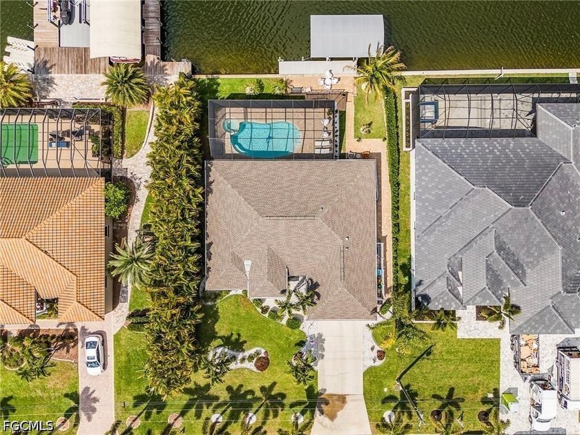 The best Gulf-access homes don't ask you to choose between an - photo 22