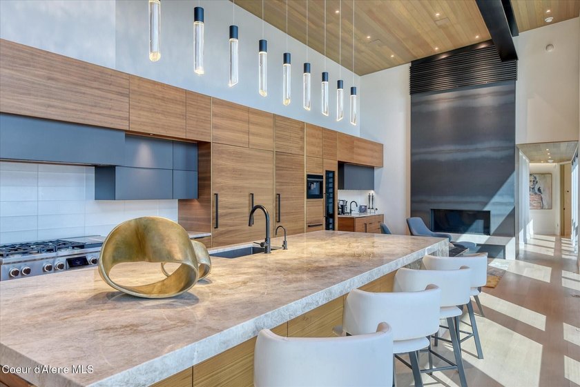 This modern masterpiece provides exceptional privacy within a - photo 15