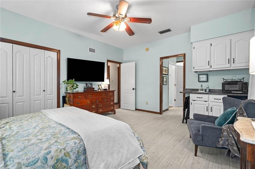 Welcome to an exceptional destination retreat where luxury - photo 18