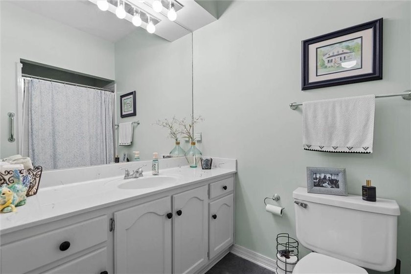 Welcome to an exceptional destination retreat where luxury - photo 20