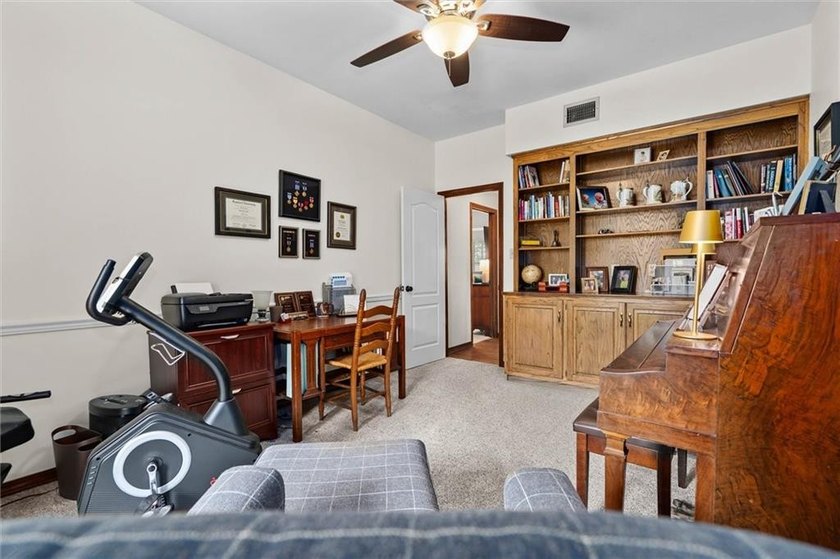 Welcome to an exceptional destination retreat where luxury - photo 22