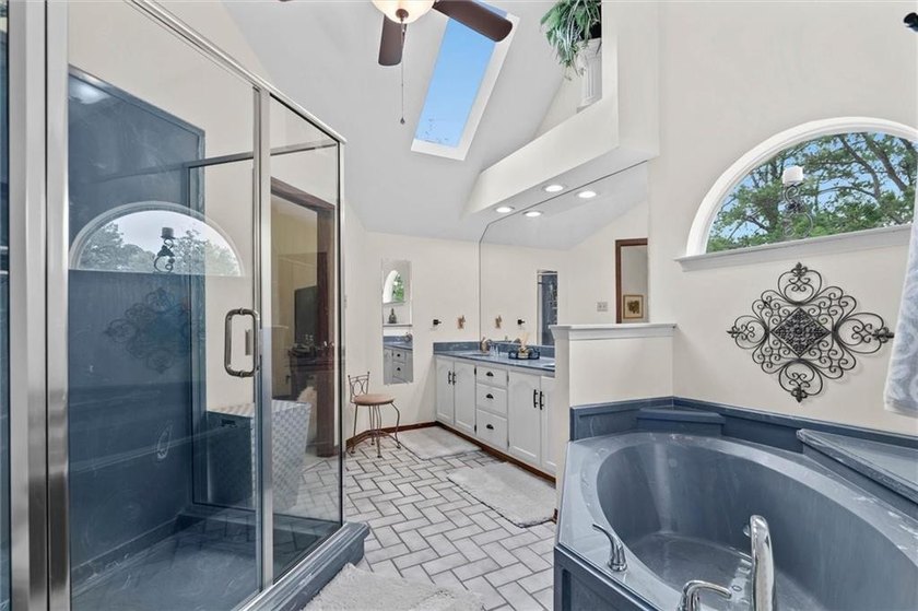 Welcome to an exceptional destination retreat where luxury - photo 30