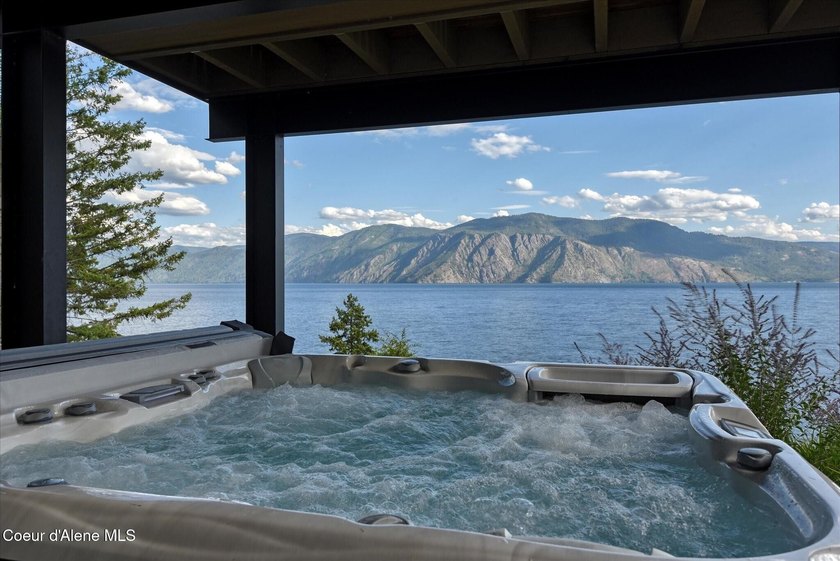 This modern masterpiece provides exceptional privacy within a - photo 34