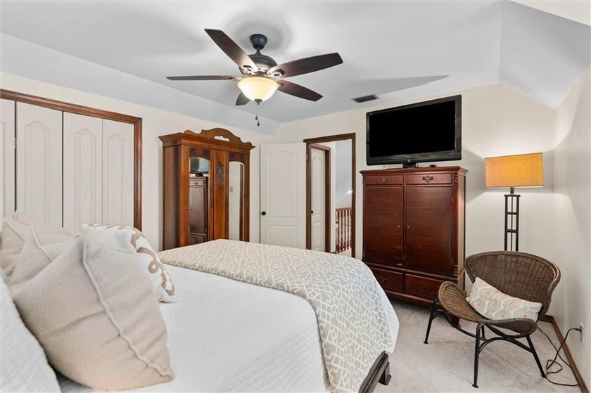 Welcome to an exceptional destination retreat where luxury - photo 36
