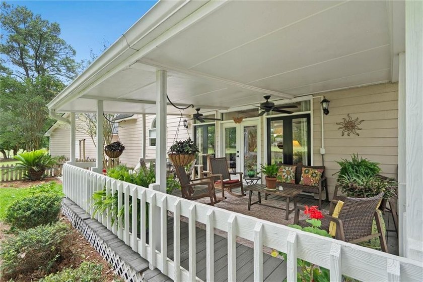 Welcome to an exceptional destination retreat where luxury - photo 38