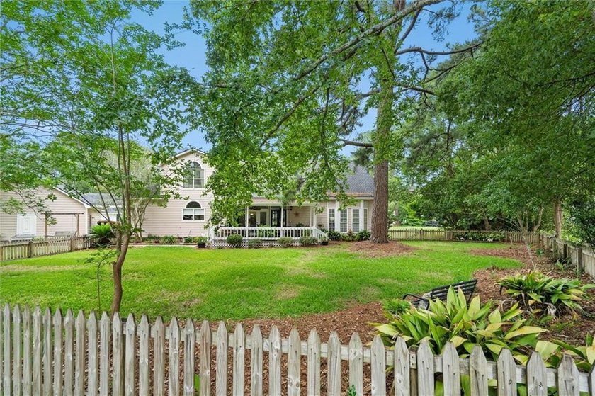 Welcome to an exceptional destination retreat where luxury - photo 40