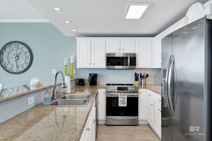Beautiful 2bed/2.5bath Sanibel condo that offers stunning views - photo 3