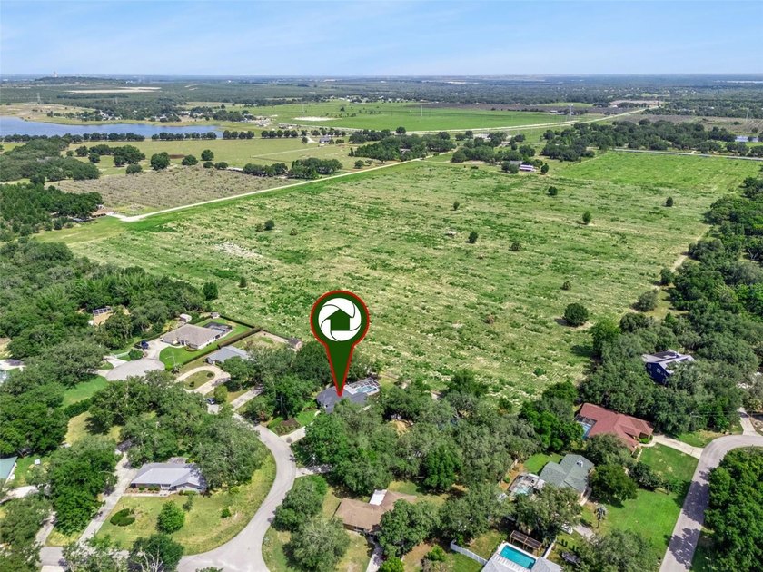 Wonderful 3-Bedroom, 2-Bath Pool Home located in the desirable - photo 38