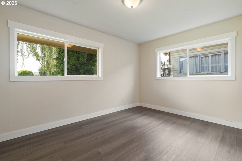 Lovingly cared for home is now available. Property has been - photo 10